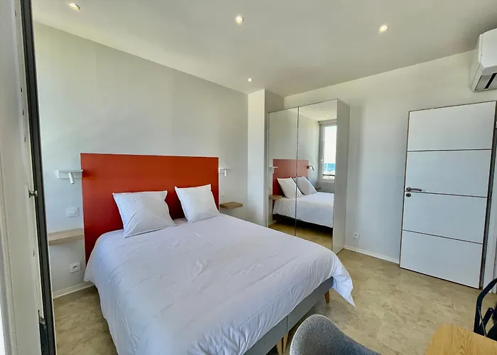 Centre Village Cap Ferrat Сен-Жан-Кап-Ферра