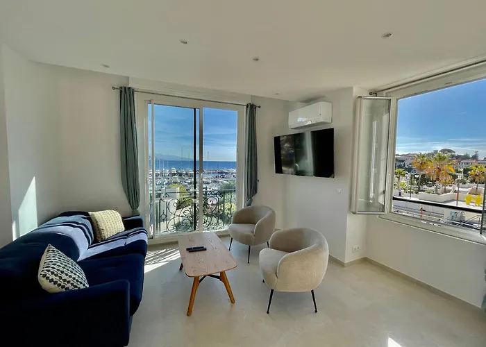 Centre Village Cap Ferrat * Сен-Жан-Кап-Ферра