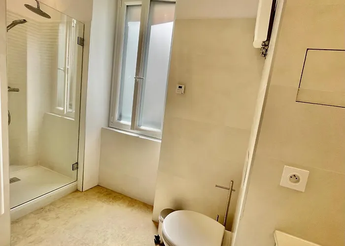 Centre Village Cap Ferrat * Сен-Жан-Кап-Ферра
