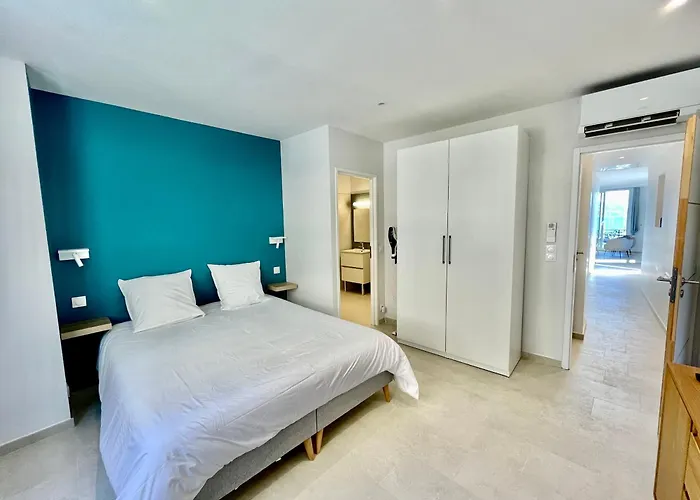 Centre Village Cap Ferrat * Сен-Жан-Кап-Ферра