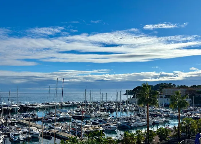 Centre Village Cap Ferrat Сен-Жан-Кап-Ферра